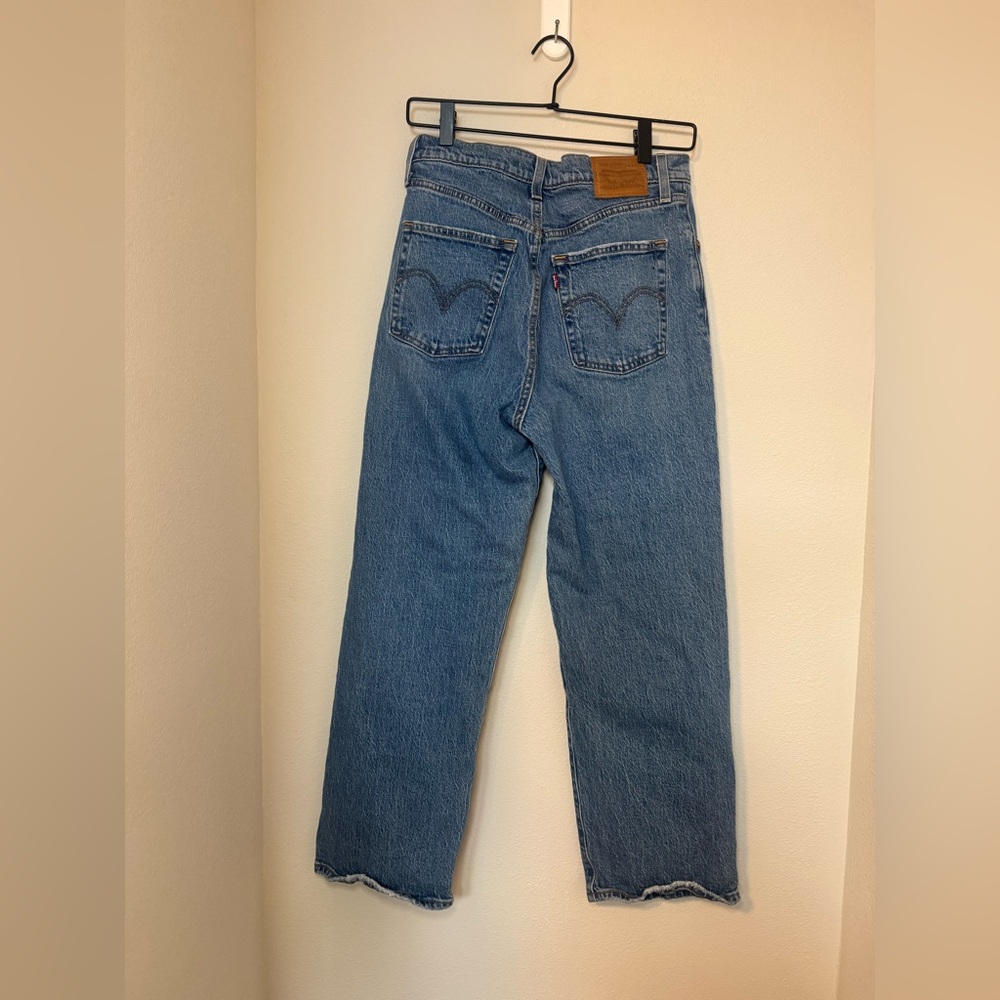 Levi’s Ribcage Straight Ankle Jeans - Picture 2 of 8